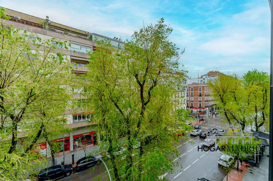 Apartamento de lujo a estrenar, con despacho