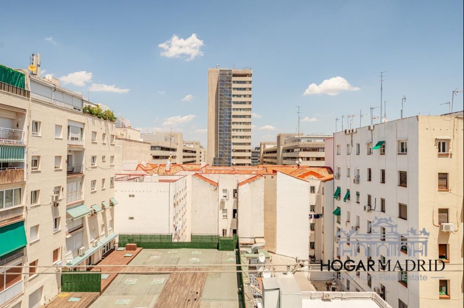 A estrenar, amueblado y equipado
