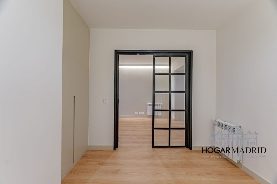 Apartamento de lujo a estrenar, con despacho