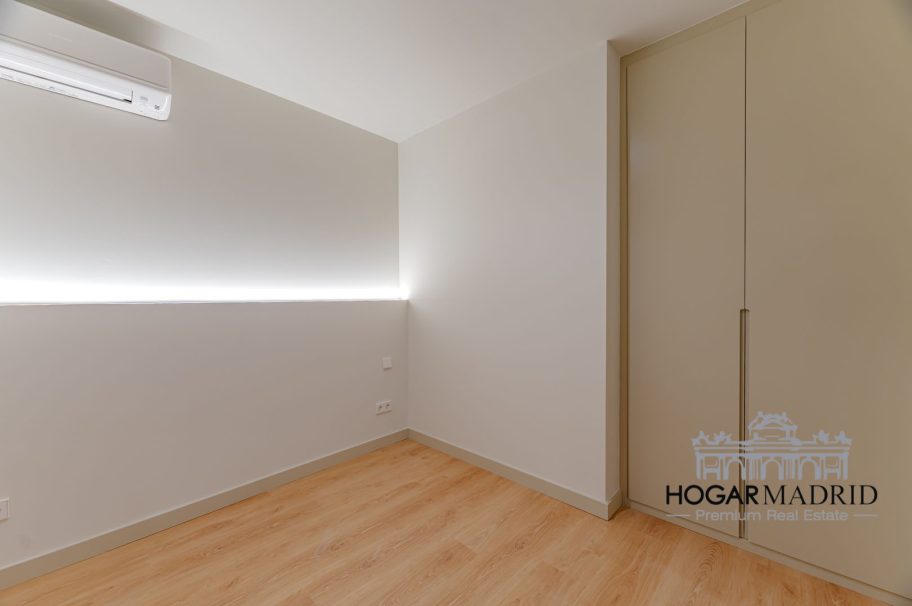 Apartamento de lujo a estrenar, con despacho