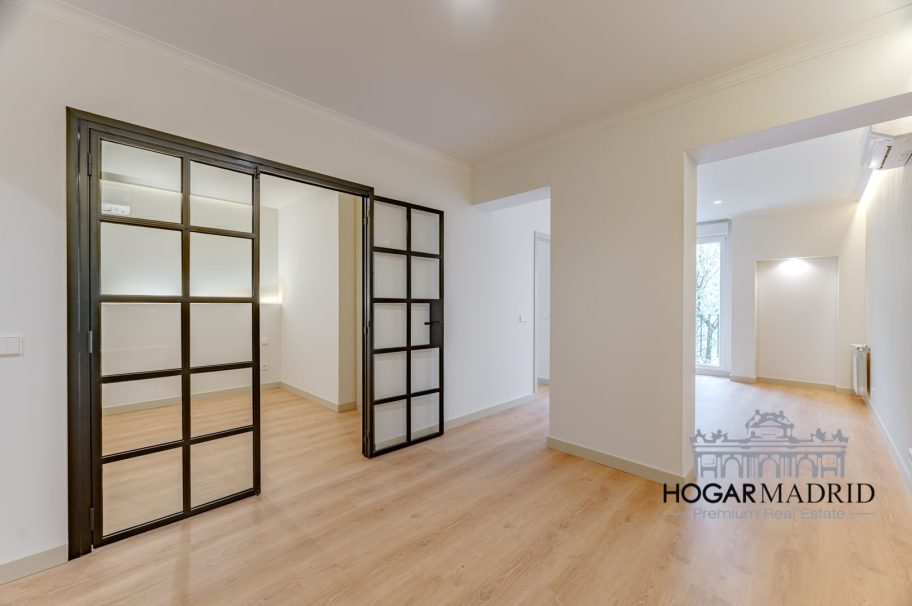 Apartamento de lujo a estrenar, con despacho