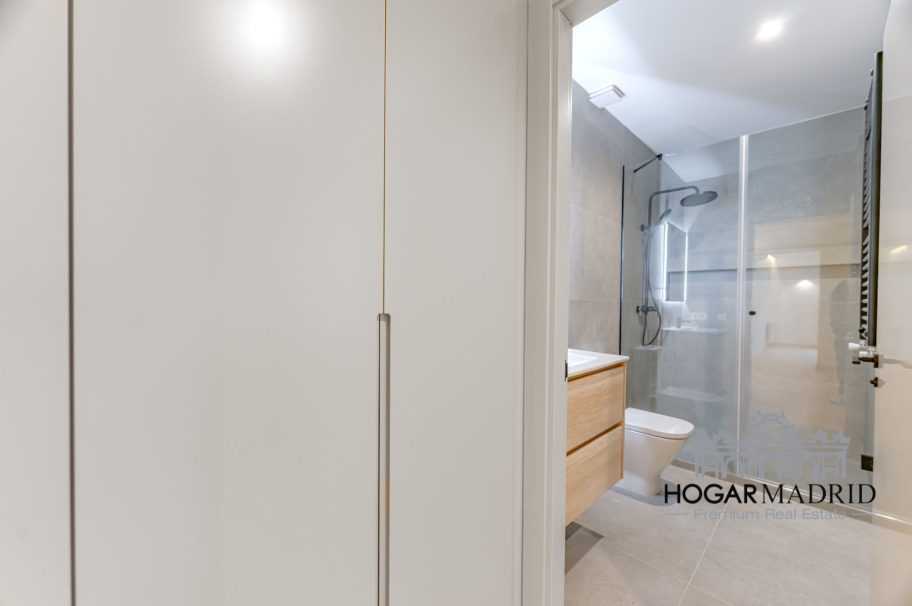 Apartamento de lujo a estrenar, con despacho