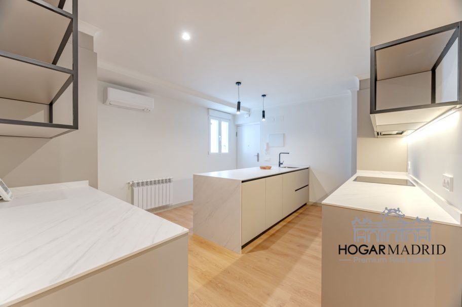 Apartamento de lujo a estrenar, con despacho