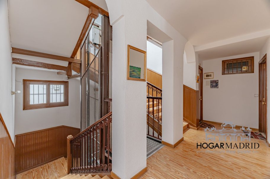 Apartamento de lujo a estrenar, con despacho