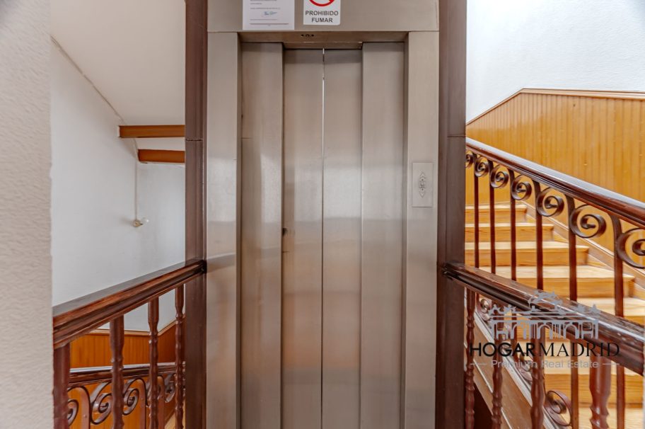 Apartamento de lujo a estrenar, con despacho