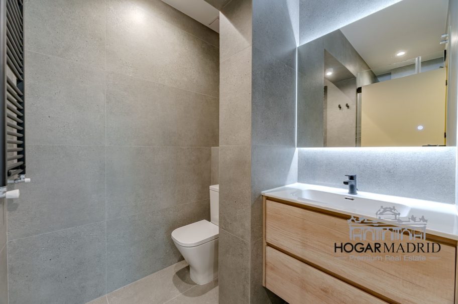 Apartamento de lujo a estrenar, con despacho