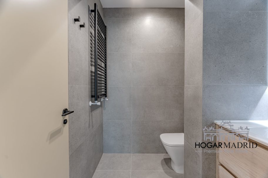 Apartamento de lujo a estrenar, con despacho