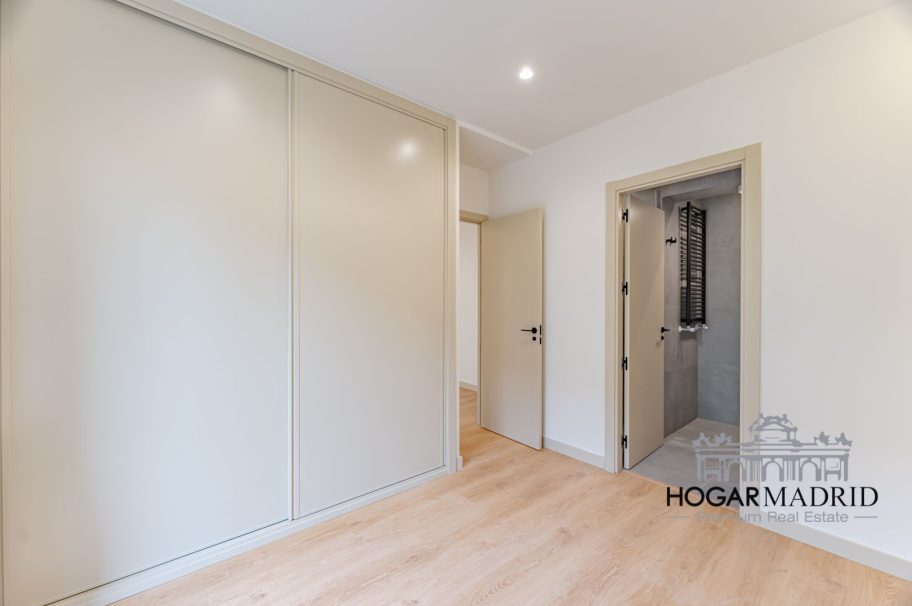 Apartamento de lujo a estrenar, con despacho