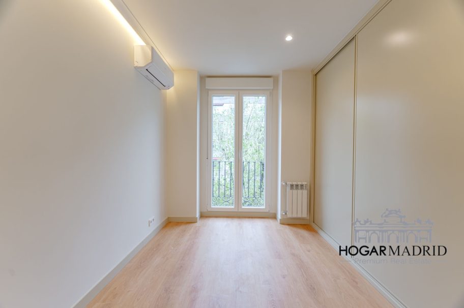 Apartamento de lujo a estrenar, con despacho