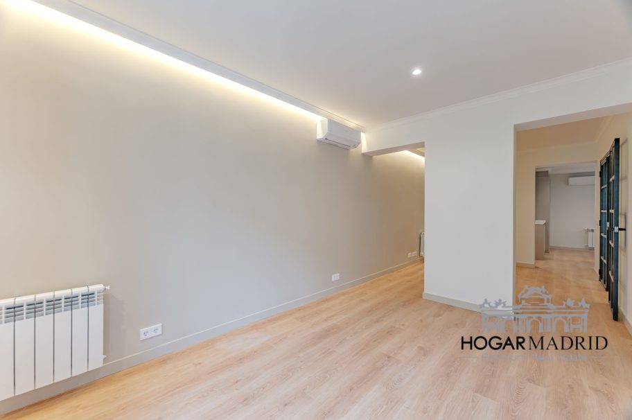 Apartamento de lujo a estrenar, con despacho