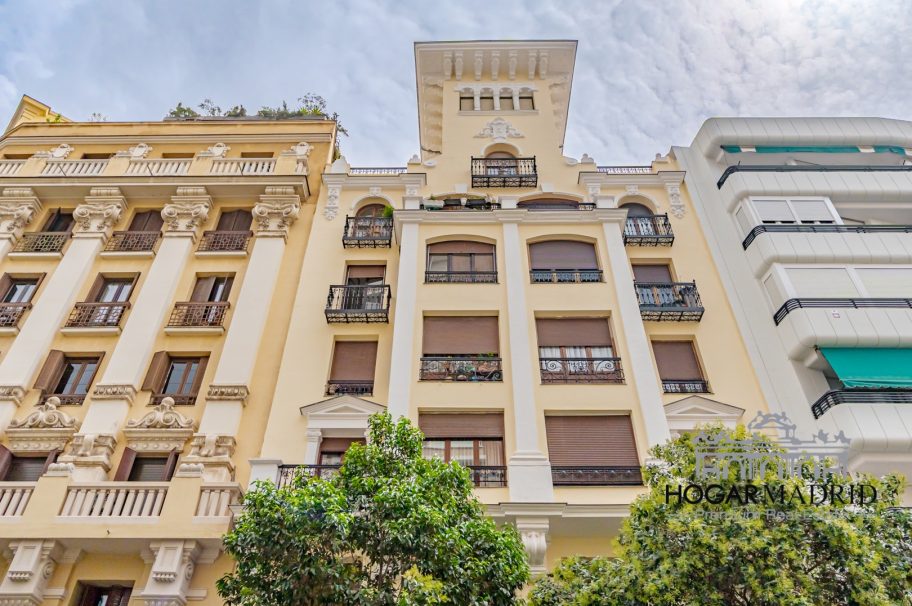 Edificio clásico, mirador