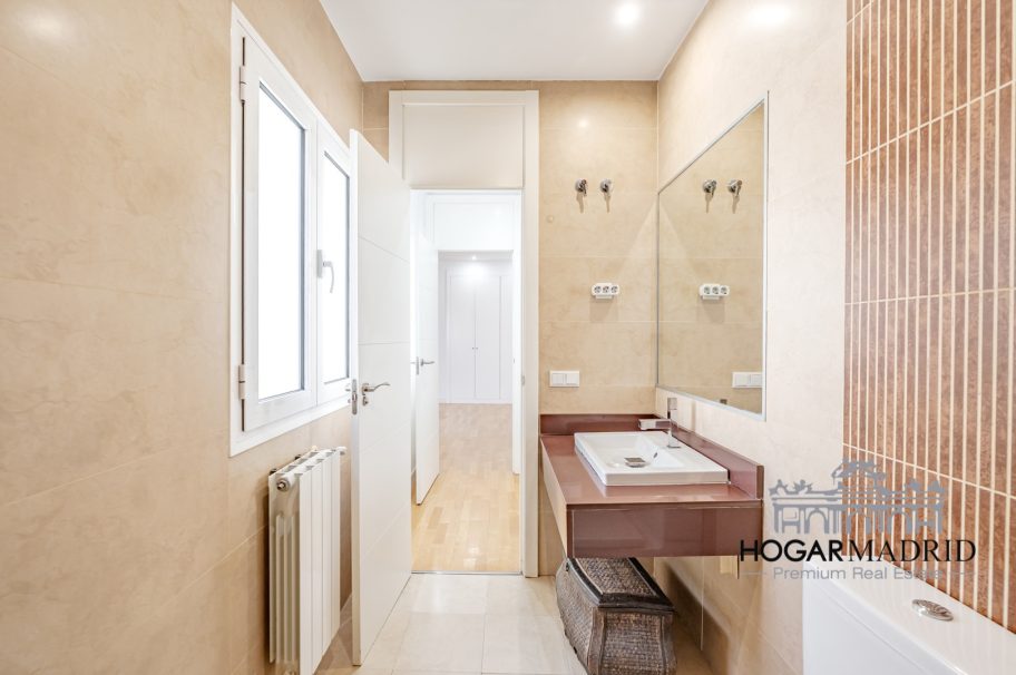 Luminoso, en excelente estado