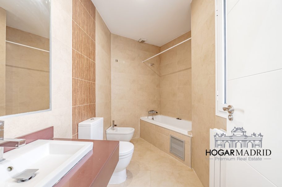 Luminoso, en excelente estado