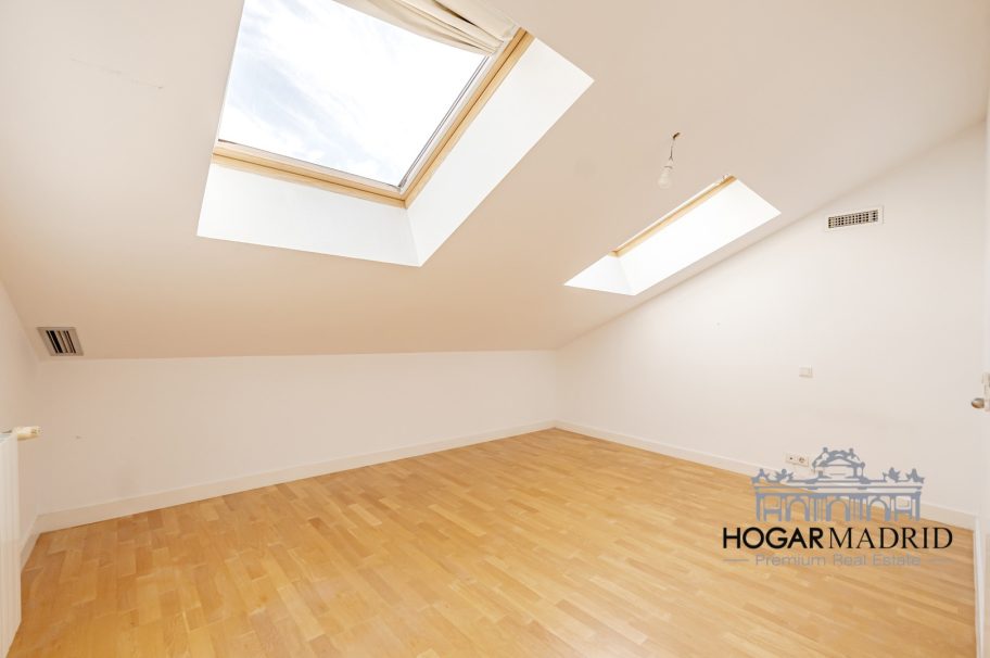 Luminoso, en excelente estado