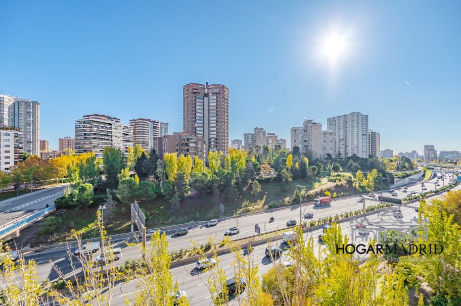 Alto, excelentes vistas, garaje