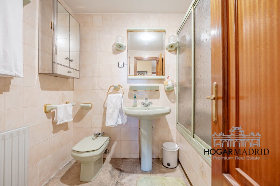 Alto, excelentes vistas, garaje