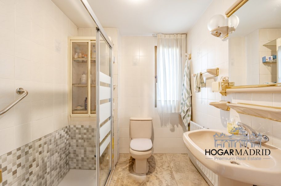 Alto, excelentes vistas, garaje