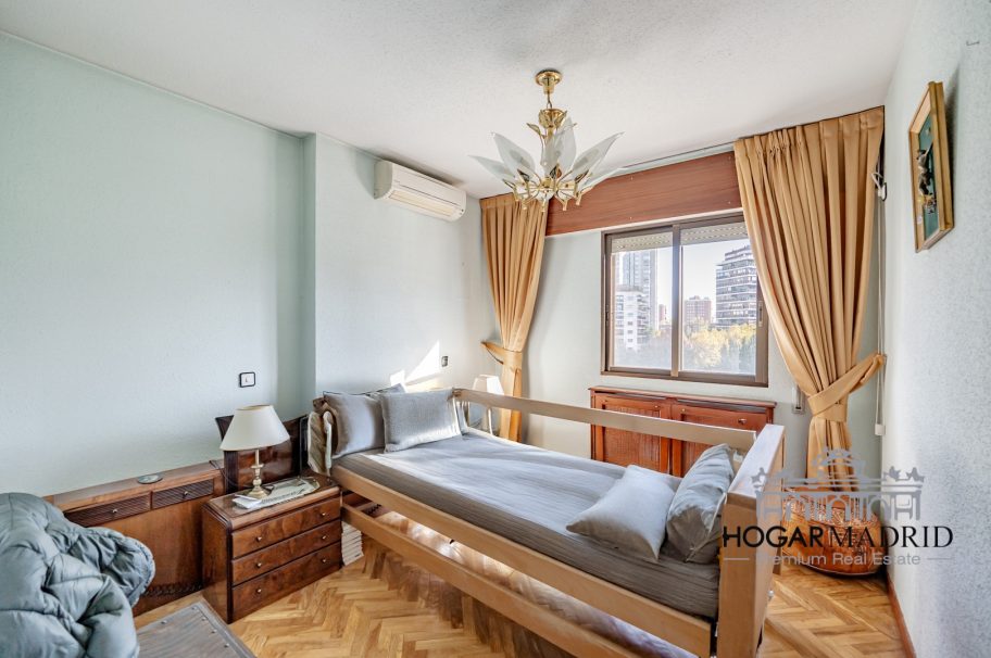 Alto, excelentes vistas, garaje