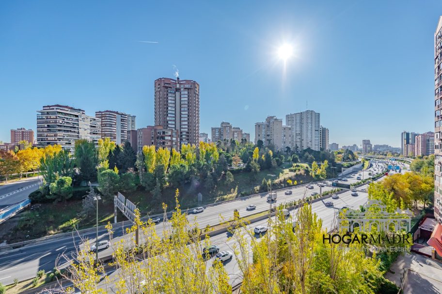 Alto, excelentes vistas, garaje