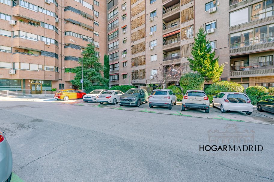 Alto, excelentes vistas, garaje