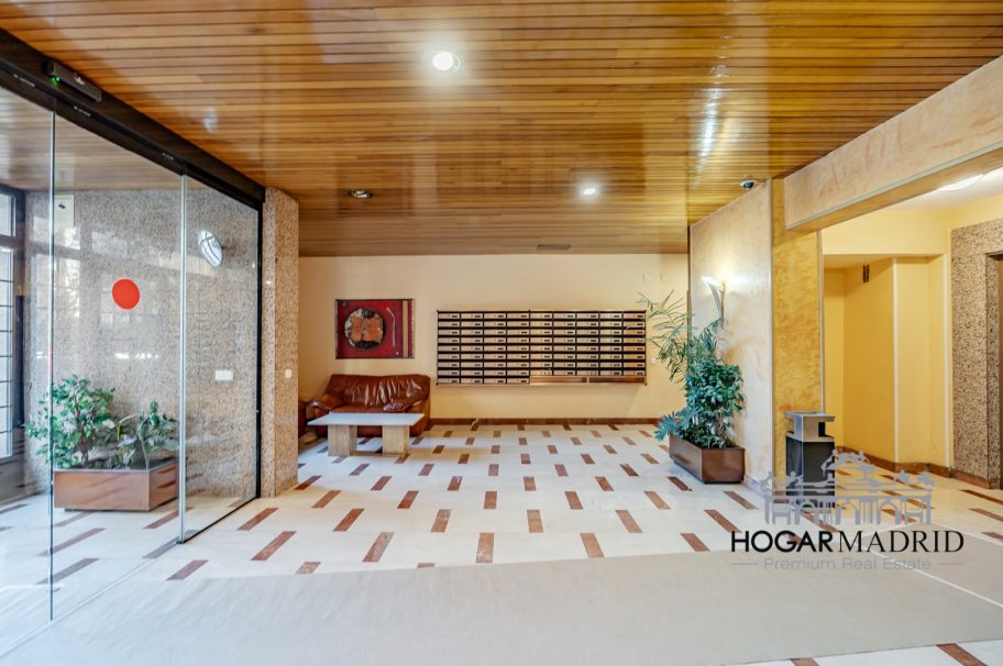 Alto, excelentes vistas, garaje