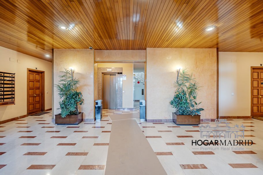 Alto, excelentes vistas, garaje