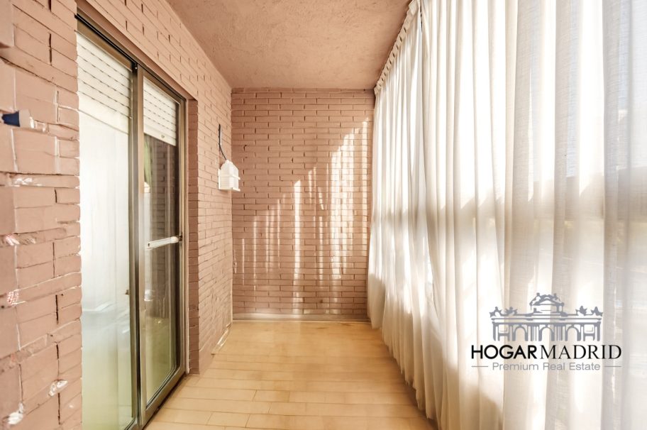 Alto, excelentes vistas, garaje