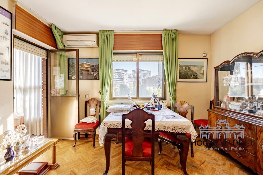 Alto, excelentes vistas, garaje