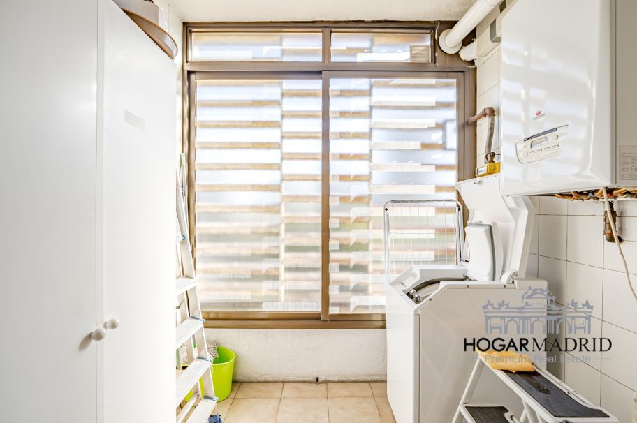 Alto, excelentes vistas, garaje