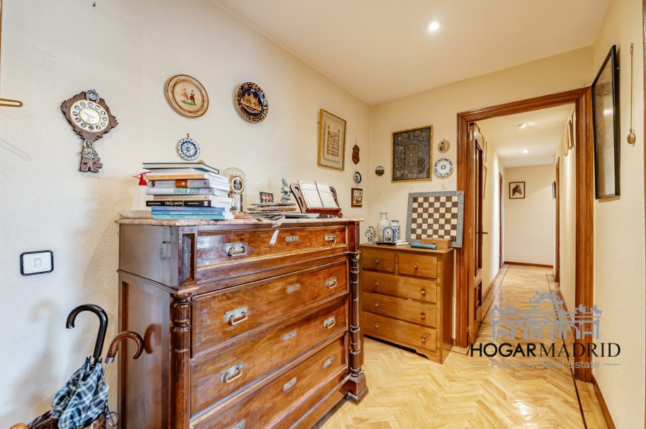 Alto, excelentes vistas, garaje