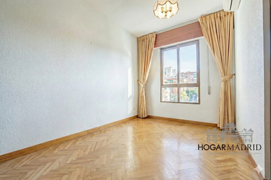 Alto, excelentes vistas, garaje