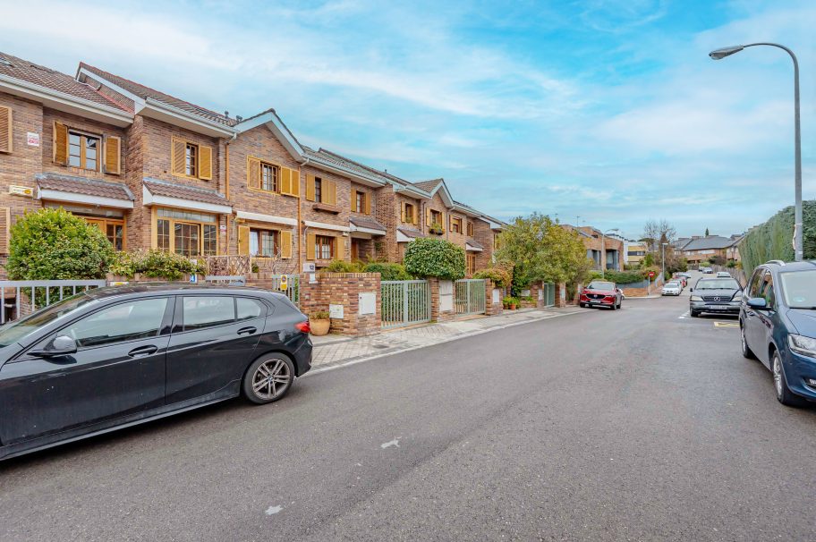 Excelente vivienda unifamiliar en urbanización privada