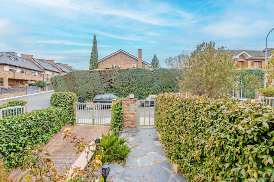 Excelente vivienda unifamiliar en urbanización privada