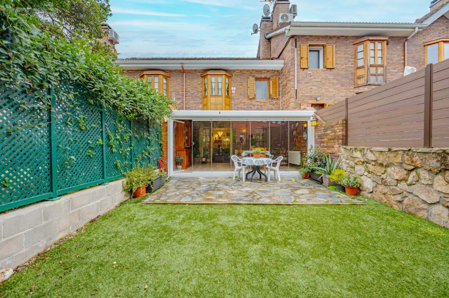 Excelente vivienda unifamiliar en urbanización privada