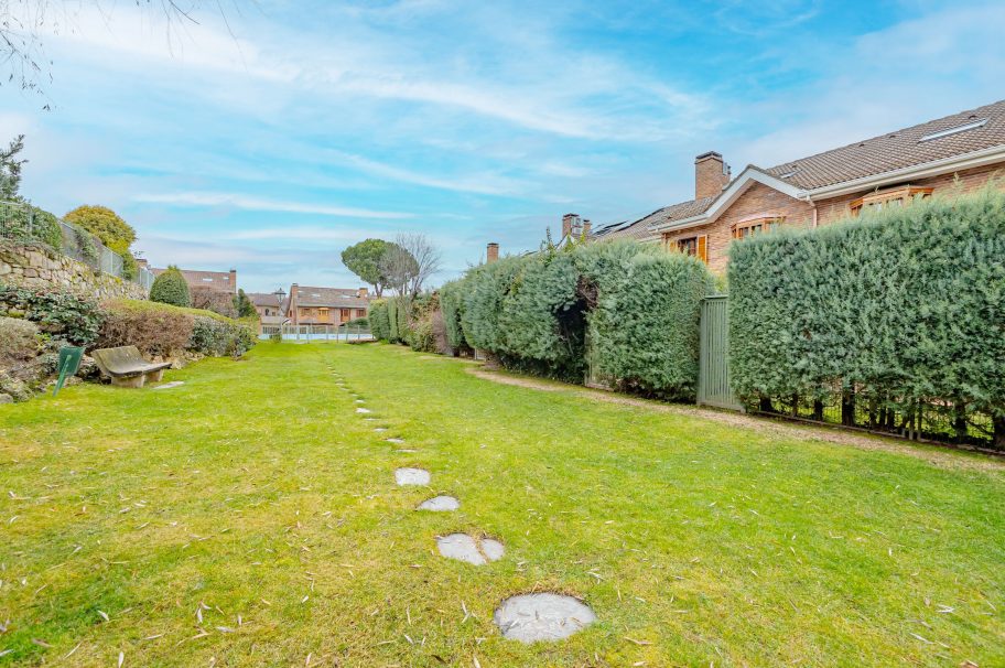 Excelente vivienda unifamiliar en urbanización privada