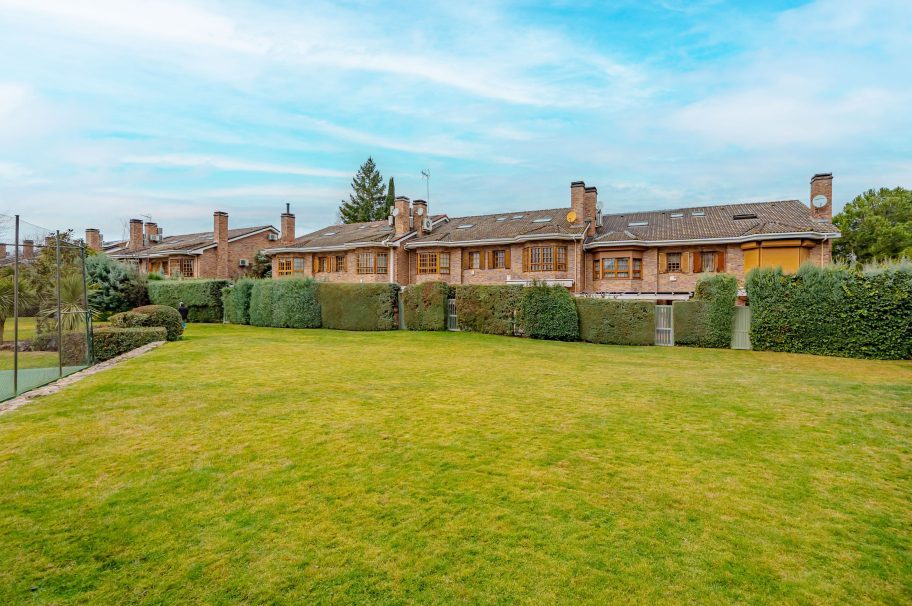 Excelente vivienda unifamiliar en urbanización privada