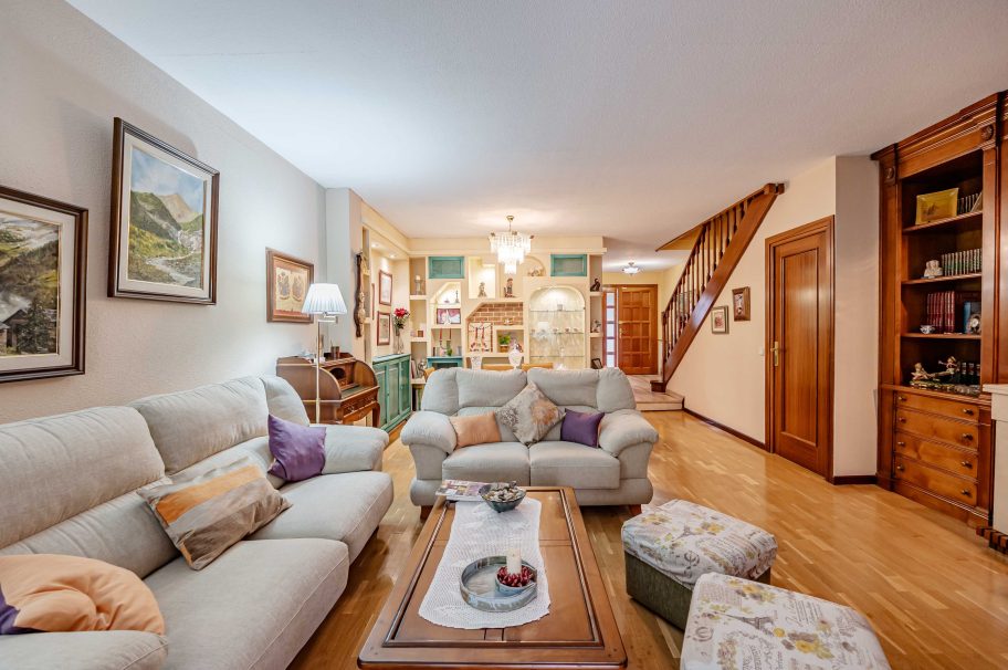 Excelente vivienda unifamiliar en urbanización privada