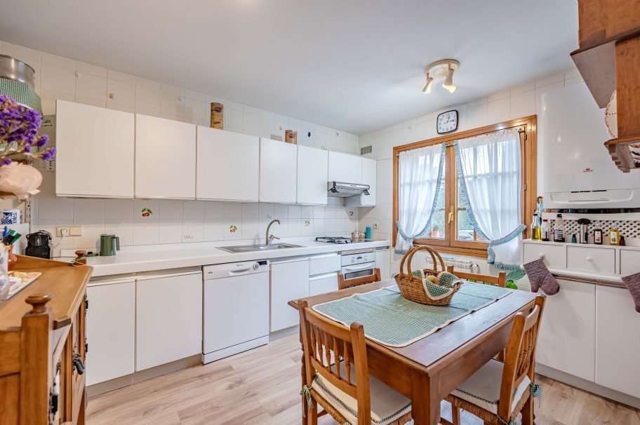 Excelente vivienda unifamiliar en urbanización privada