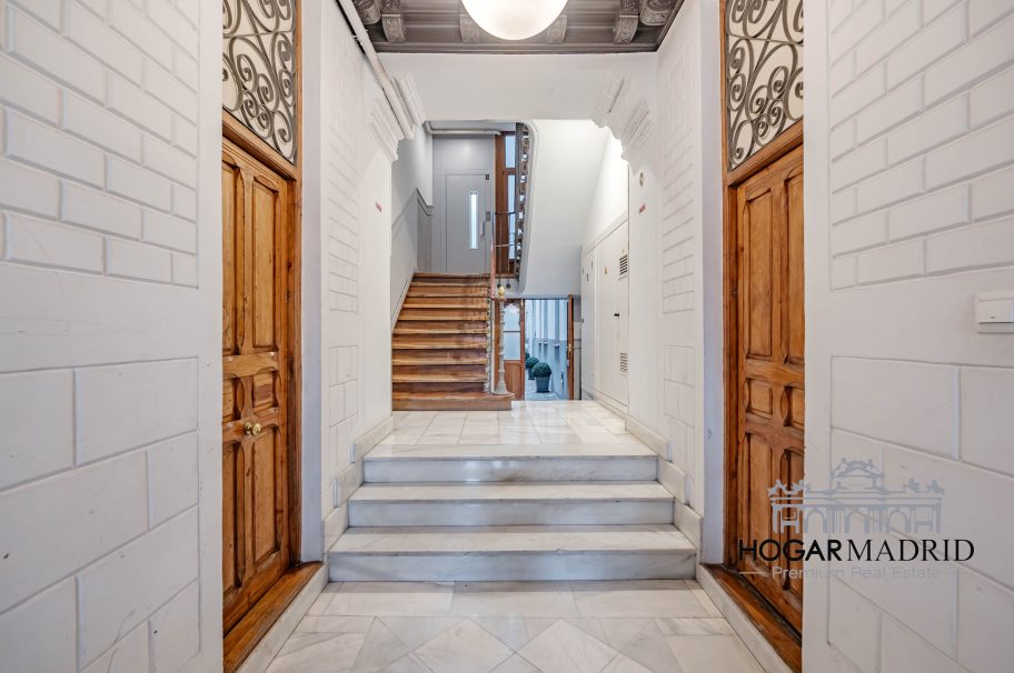 Apartamento clásico, con balcones