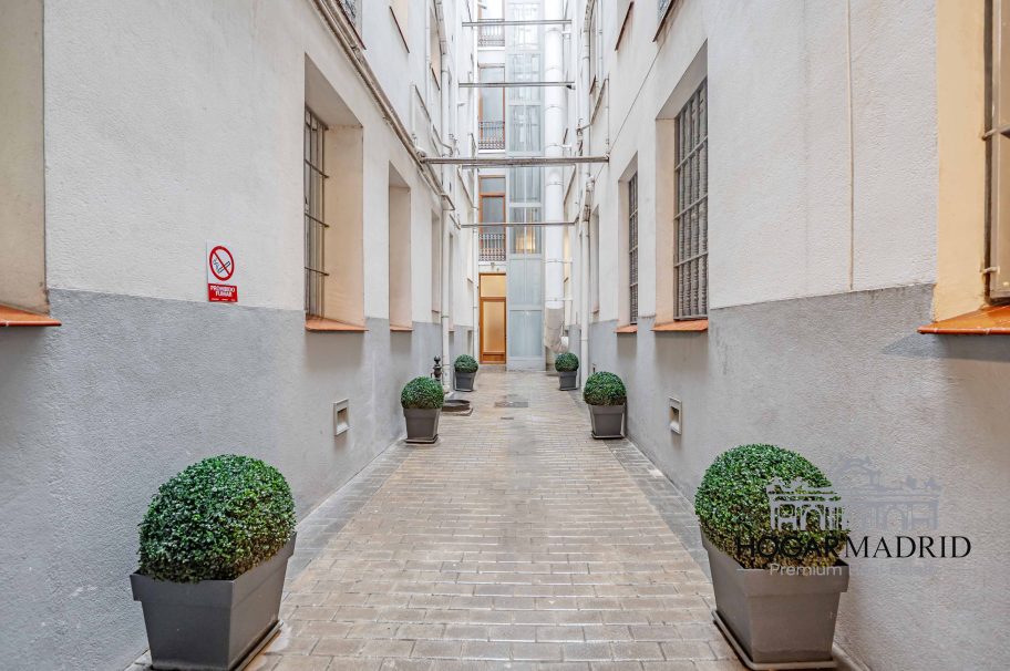 Apartamento clásico, con balcones