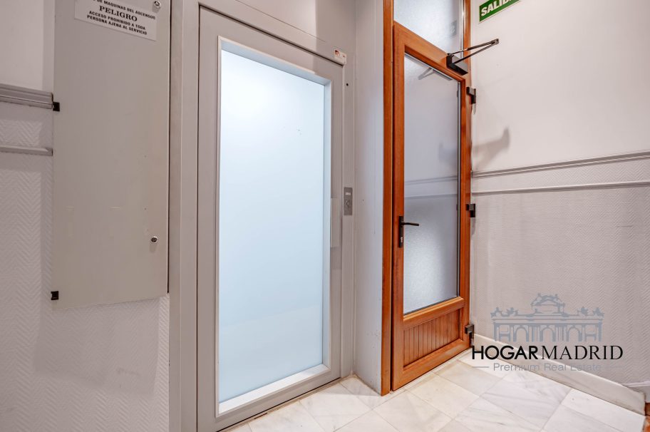 Apartamento clásico, con balcones