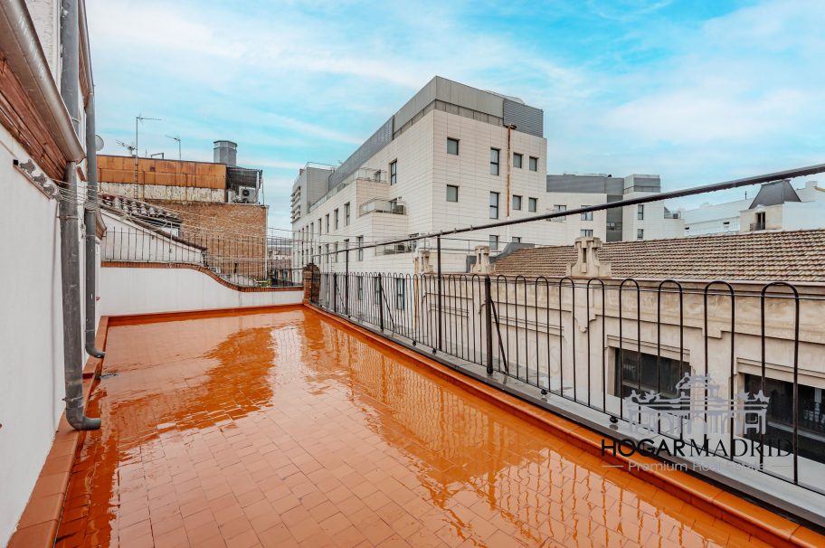 Apartamento clásico, con balcones