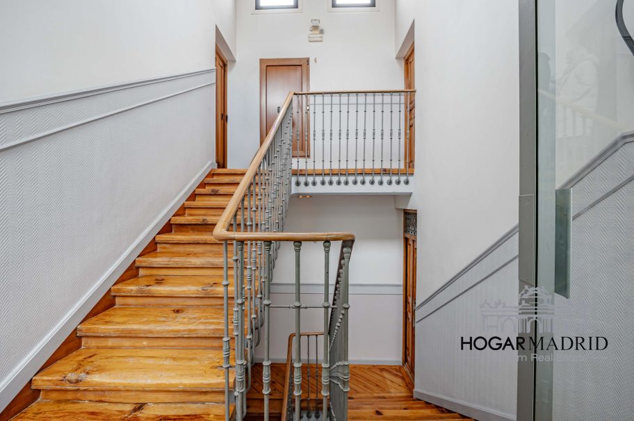 Apartamento clásico, con balcones