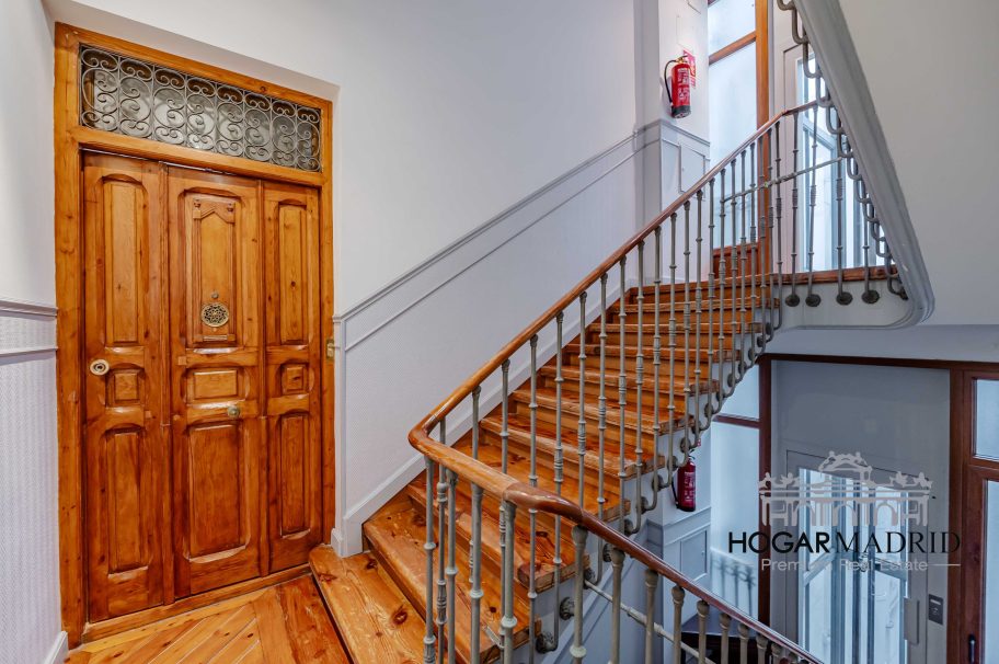 Apartamento clásico, con balcones