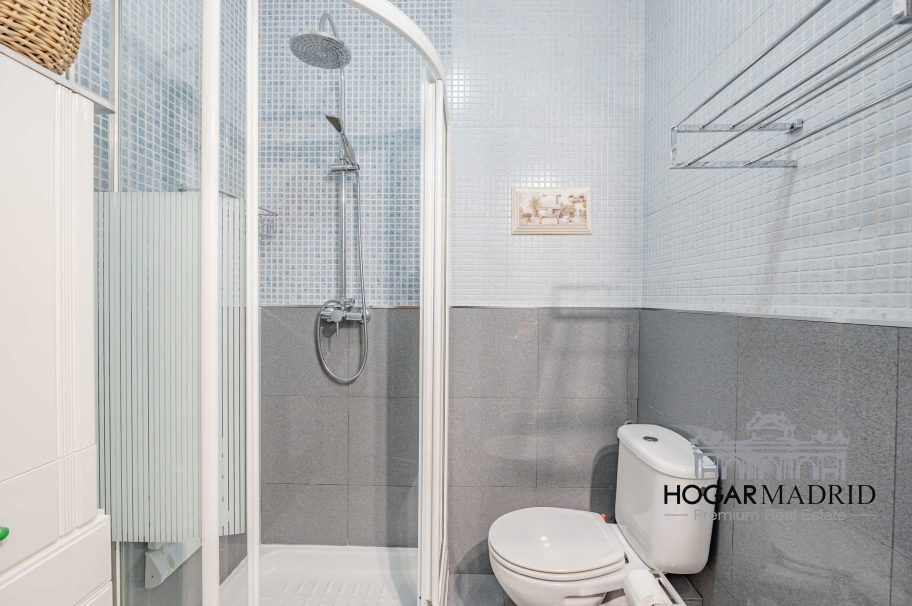 Apartamento clásico, con balcones