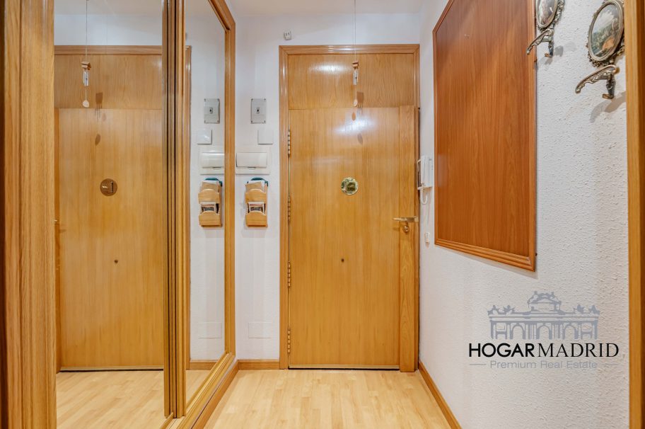 Apartamento clásico, con balcones