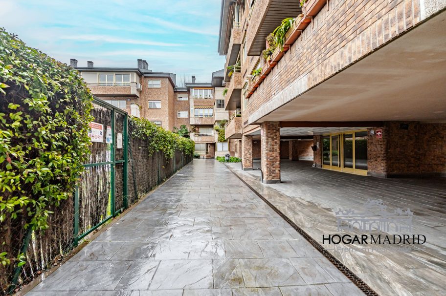 Urbanización de lujo, buen estado, con garaje y trastero