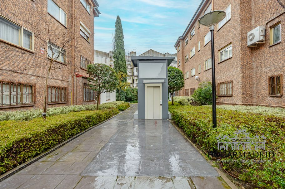 Urbanización de lujo, buen estado, con garaje y trastero