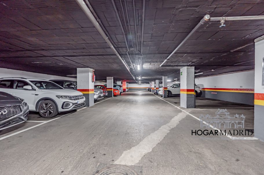 Urbanización de lujo, buen estado, con garaje y trastero