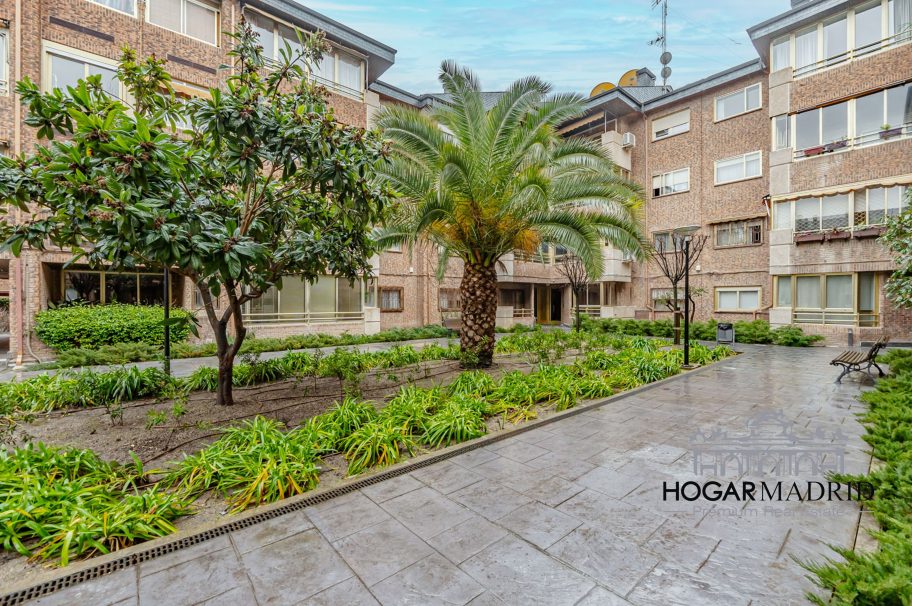 Urbanización de lujo, buen estado, con garaje y trastero